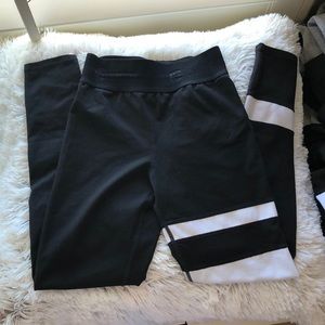 Zella Girl size 7/8 black & white striped leggings